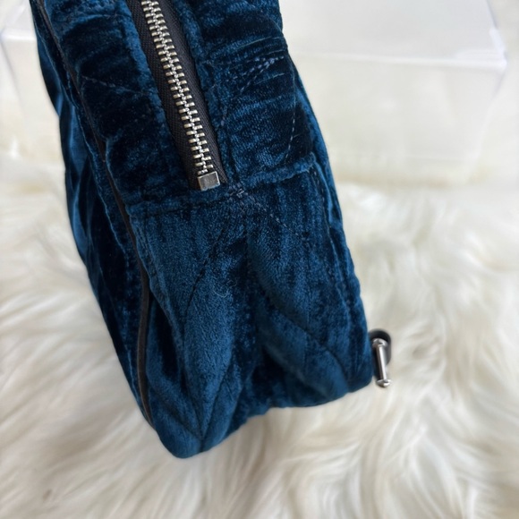 Kate Spade Briar Lane Quilted Crushed Velvet mini Midnight Blue Backpack - Picture 4 of 12